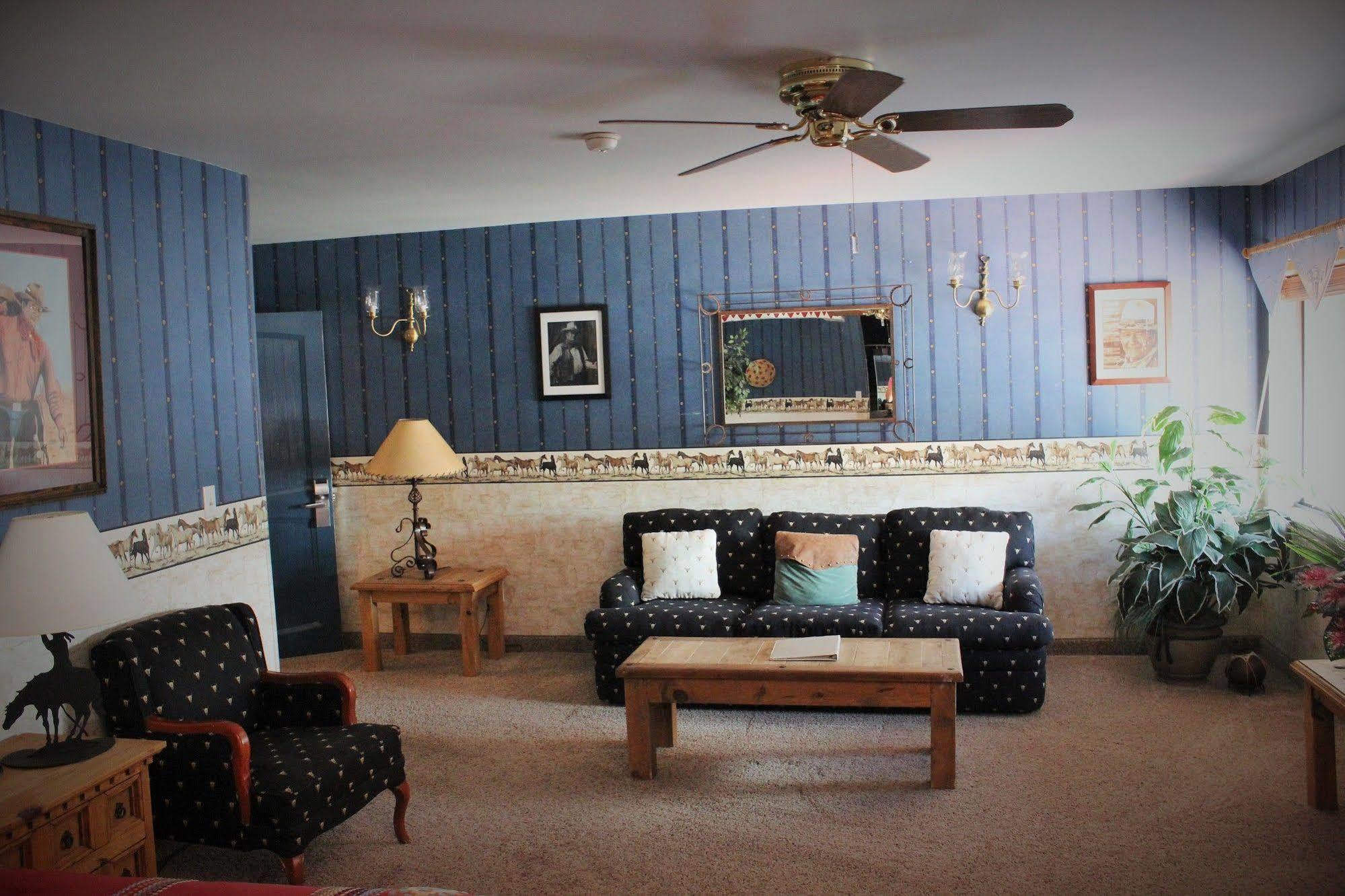 Howard Johnson By Wyndham Springerville Екстериор снимка