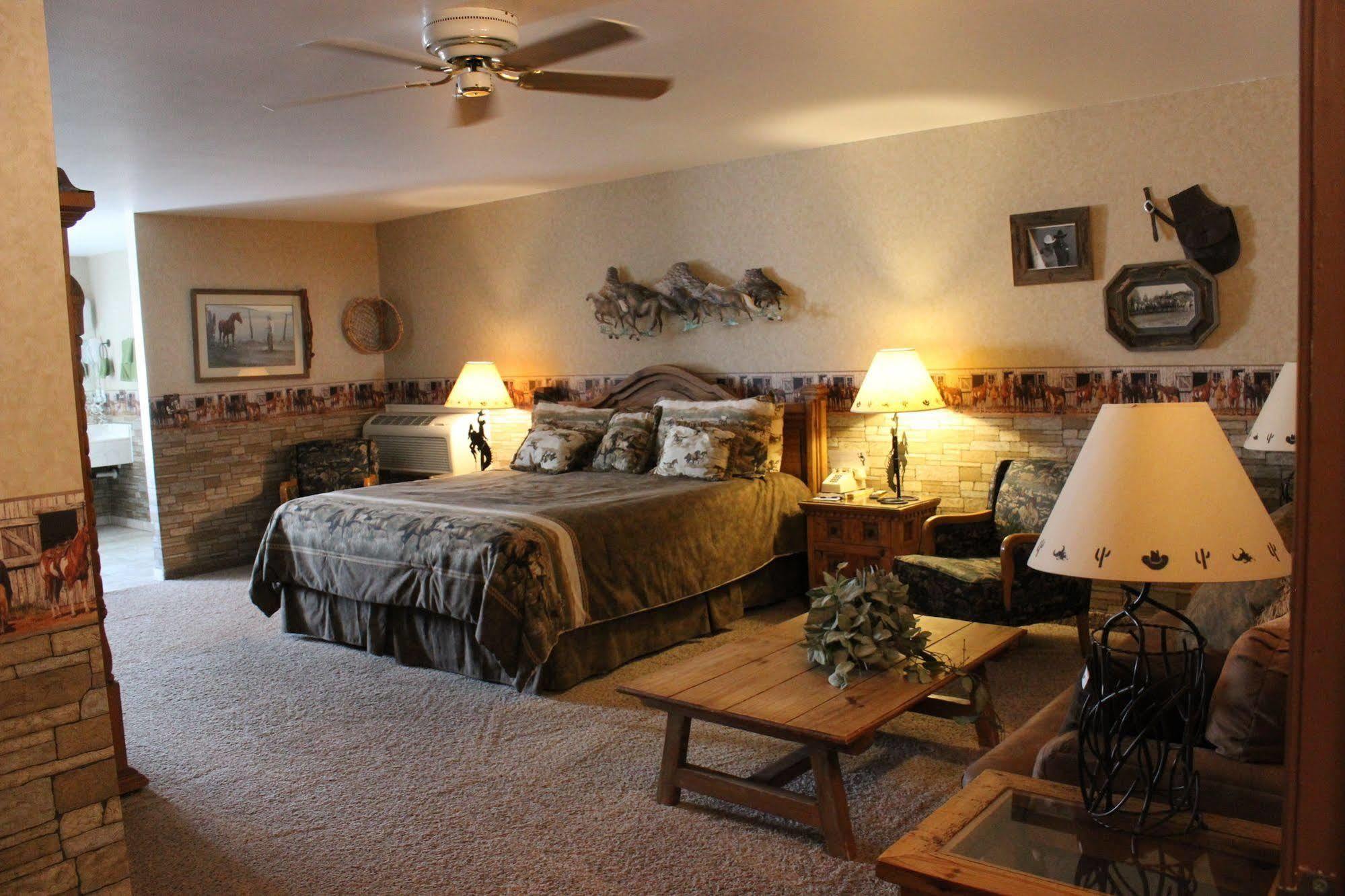 Howard Johnson By Wyndham Springerville Екстериор снимка